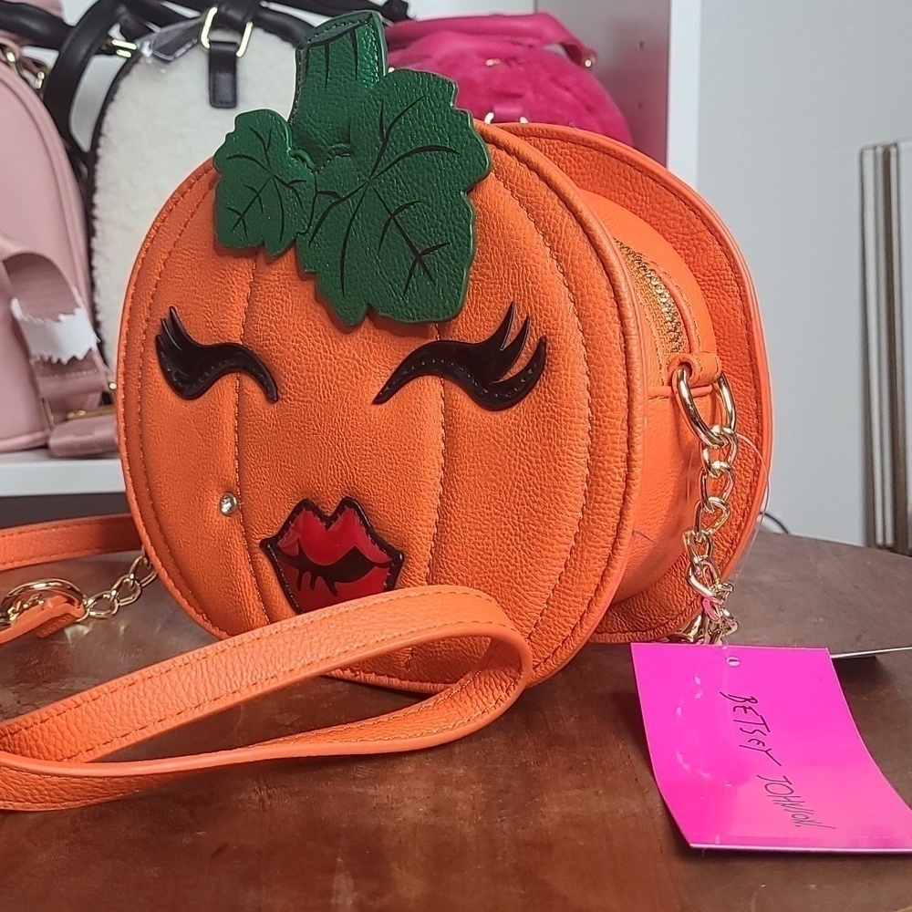 NWT Betsy Johnson small punkin crossbody